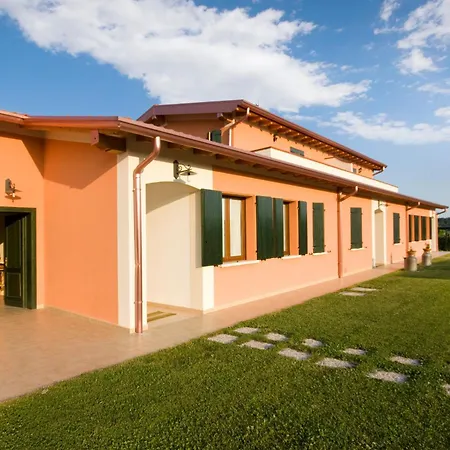 Cascina Roveri בית חווה מונזמבנו
